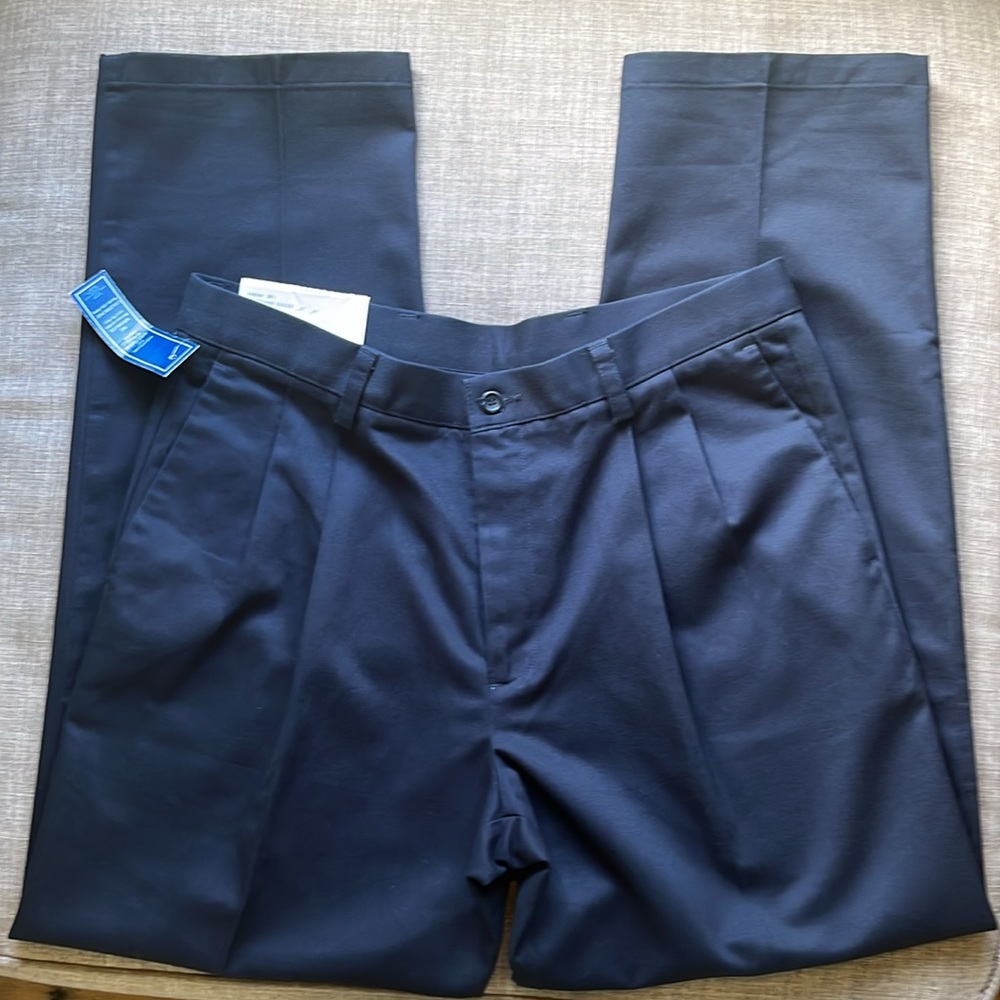 Dockers Original Khaki Pleated Pants Navy Blue 34x31 NWT - Picture 5 of 10
